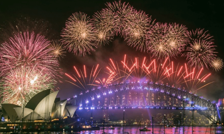 Aus states allow New Year celebrations despite Covid surge