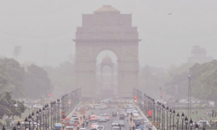 IMD forecasts rain for Delhi, AQI ‘very poor’
