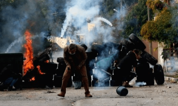 Dozens injured in West Bank clashes with Israeli soldiers