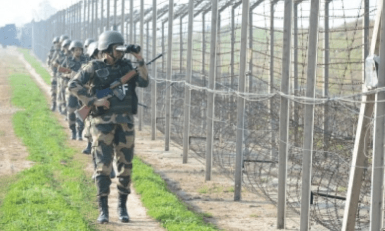 Pak intruder shot dead along International Border in Jammu
