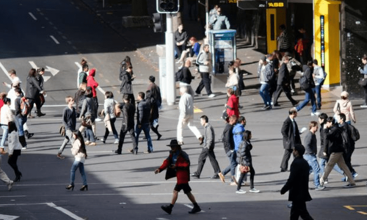 Unemployment rate in Philippines dips to 7.4%