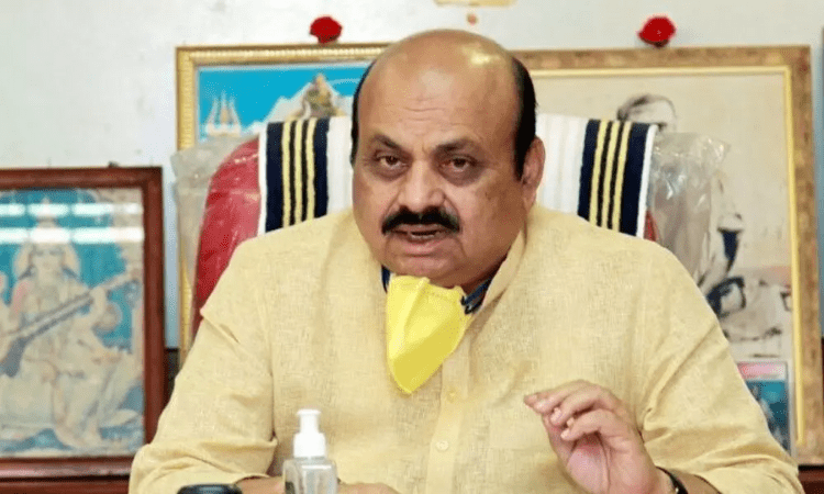 Clear Bengaluru roads of potholes in 15 days: K’taka CM