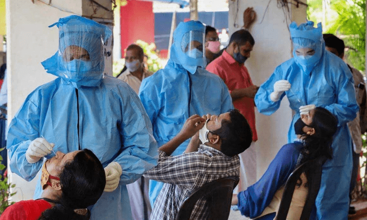 Delhi reports marginal rise in Covid cases