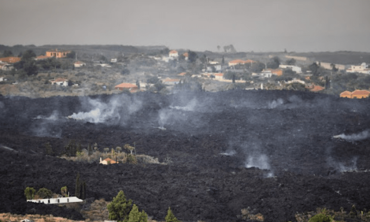 Evacuated residents of Spanish island return after volcano eruption