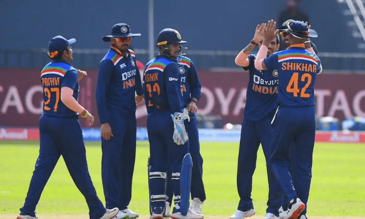 1st T20I: Sri Lanka win toss, elect to bowl first against India