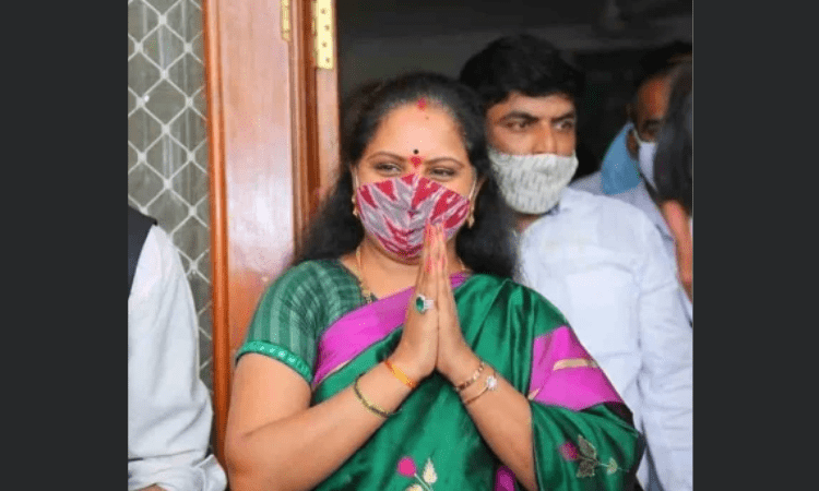 KCR’s daughter, Cong leader engage in war of words over T’gana