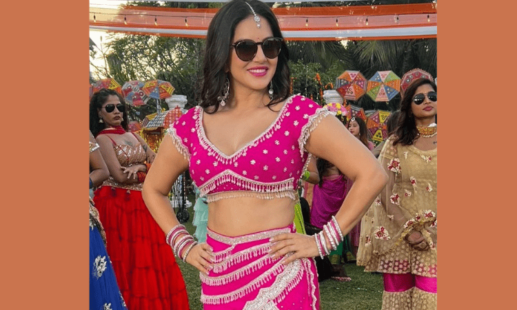 Sunny Leone shoots for wedding sangeet number in Mumbai