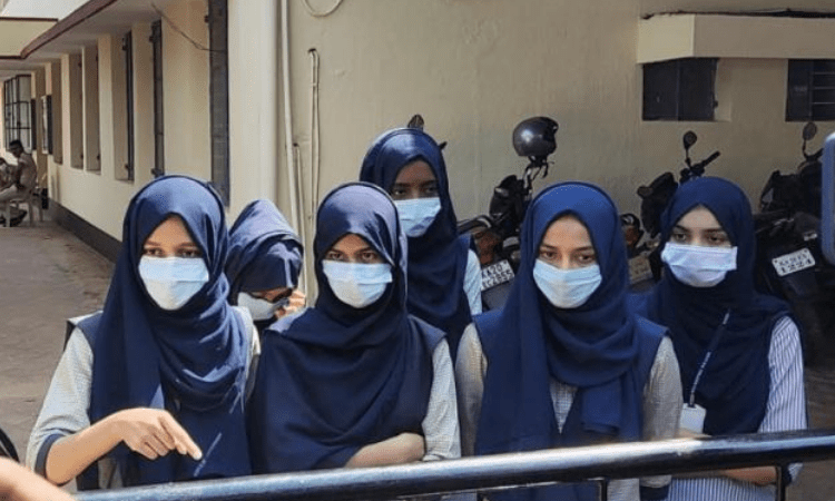 Hijab row: Mumbai MLA meets K’taka girl, gifts iPhone
