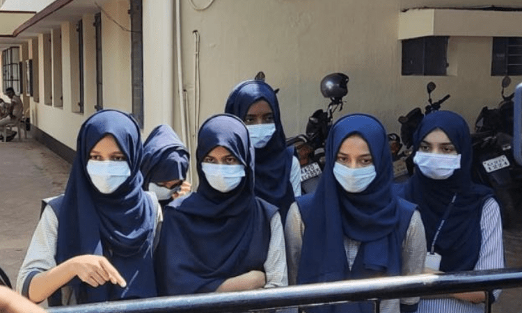 Hijab row: K’taka HC resumes hearing; many students boycott exams