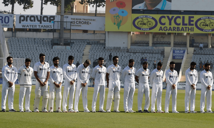 1st Test: Virat Kohli, Rohit Sharma give heartfelt tributes to Warne