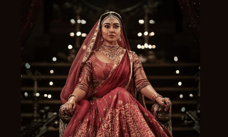 Shriya Saran reveals her character’s look in Chandru’s ‘Kabzaa’