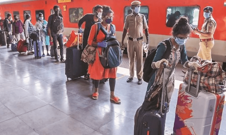 Maha: Covid situation eases but dramatic change likely, warns official