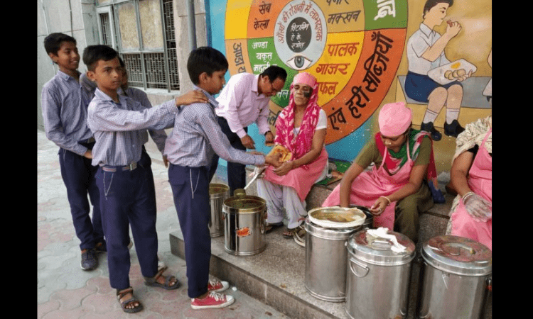 Mid-day meals resume after two yrs, 3.22 lakh R’sthan students get cooked food