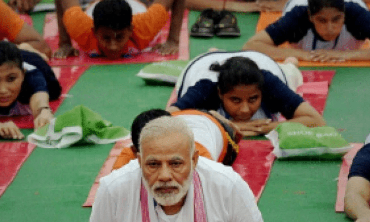 PM praises Indian Embassy in Doha for arranging unique yoga session