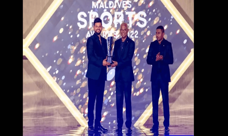 Suresh Raina felicitated with the ‘Sports Icon’ award at Maldives Sports Awards