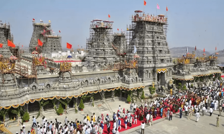 TSRTC launches bus services to Yadadri temple