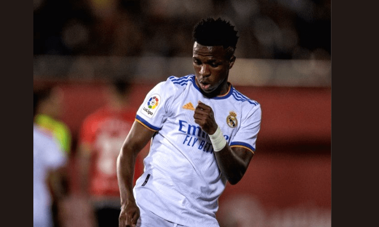 Vinicius on target as Brazil rout Chile
