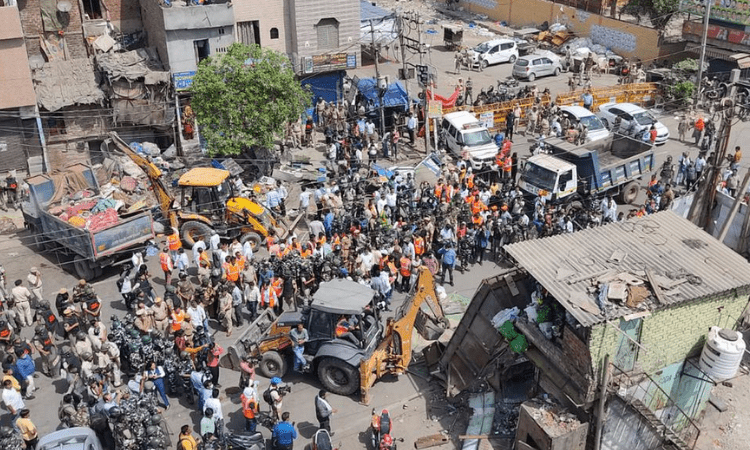 After witnessing violence, demolition drive underway in Delhi’s Jahangirpuri