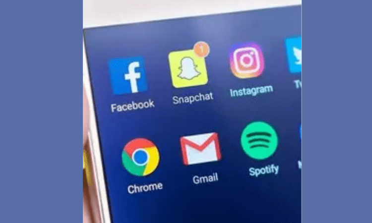 At 332 mn users, Snapchat growing faster than Facebook, Twitter