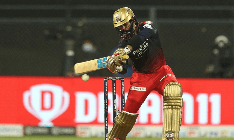 IPL 2022: Karthik outsmarting bowlers due to clarity of thoughts, says Shastri