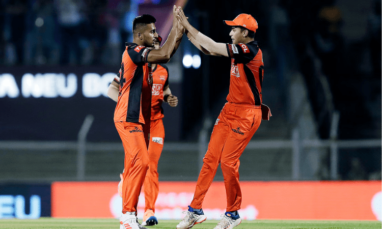 IPL 2022 Umran Malik is knocking at Team India doors, say cricket greats