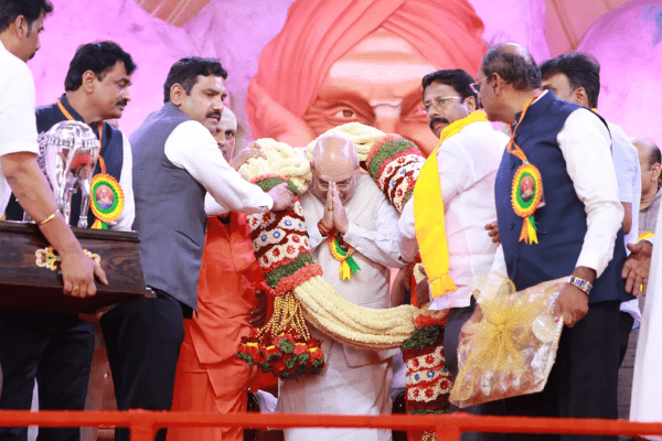 Shah inaugurates birth anniversary of Lingayat pontiff in K’taka