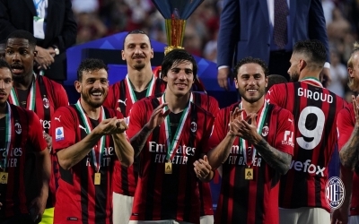 AC Milan roar back to win Serie A title after 11 years