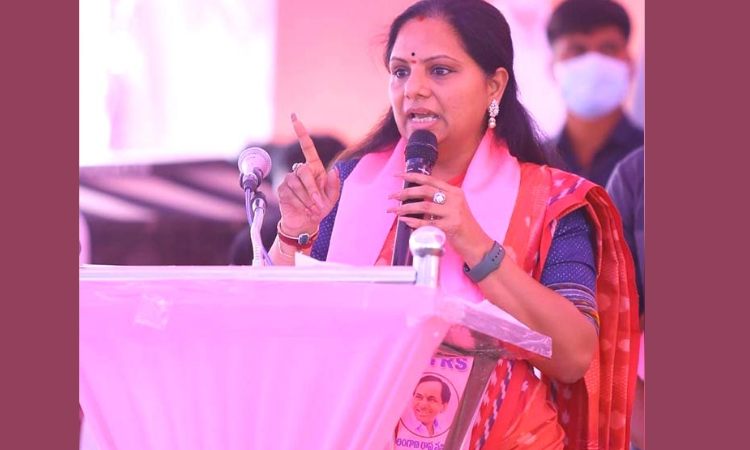 As Rahul arrives in Telangana, Kavitha poses questions