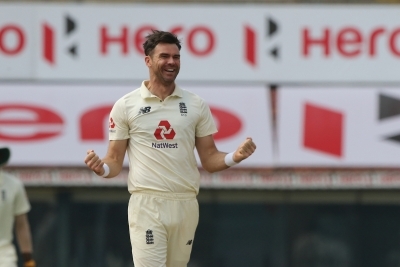 Anderson declares himself fit for England selection; Saqib injury brightens veteran seamer’s chance