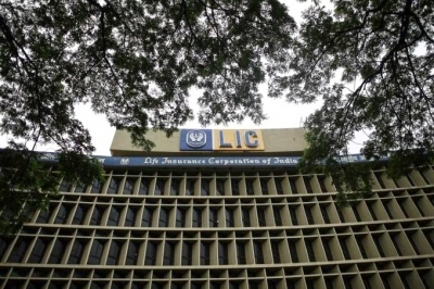 Investors lose Rs 1.2 lakh cr as LIC shares tumble 20% below the issue price
