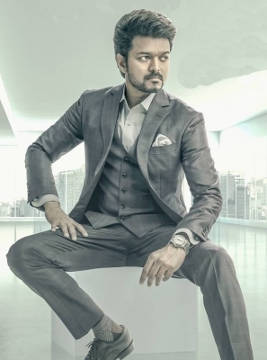 Kamal Haasan, Dhanush, and Keerthy Suresh wish Vijay a happy birthday