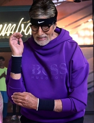 Big B joins the ‘Nach Punjaabban’ bandwagon with quirky picture