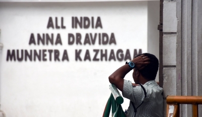 Massive traffic jam in Chennai leads to delay in AIADMK general council meet