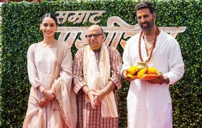 Akshay, Manushi, ‘Samrat Prithviraj’ director honour the legendary king at Delhi’s Qila Rai Pithora