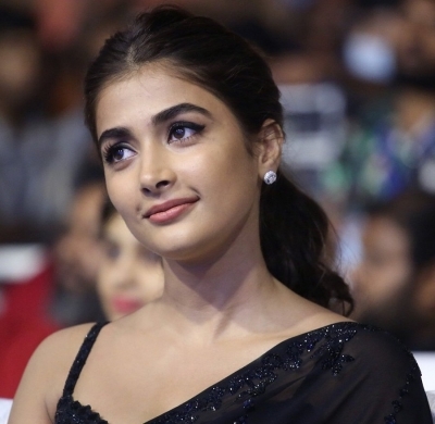 Pooja Hegde “drops out” of Pawan Kalyan’s upcoming film
