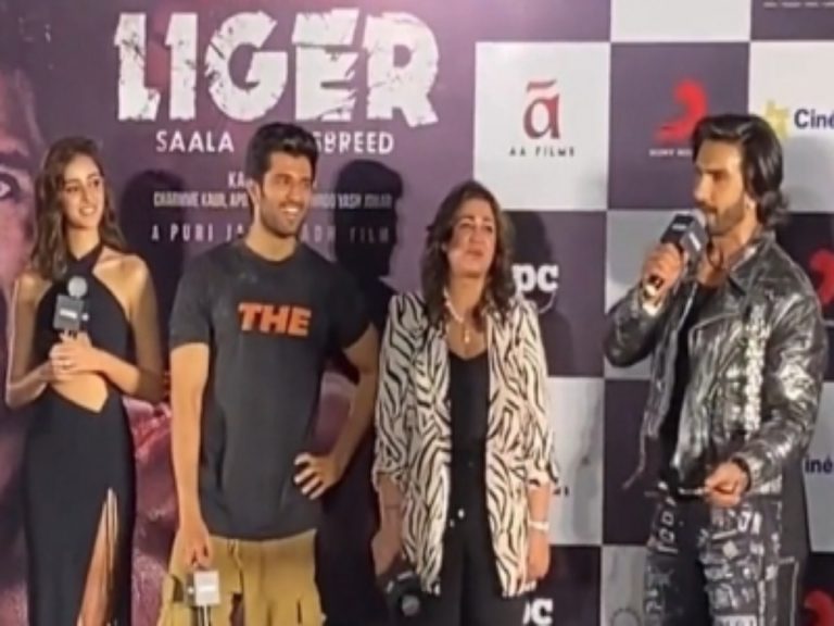 Ranveer dances to ‘Liger’ number ‘Akdi Pakdi’ with Vijay, Ananya