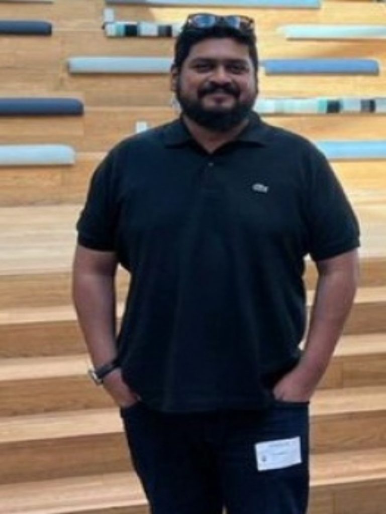 Om Raut teases Prabhas fans with update on ‘Adipurush’