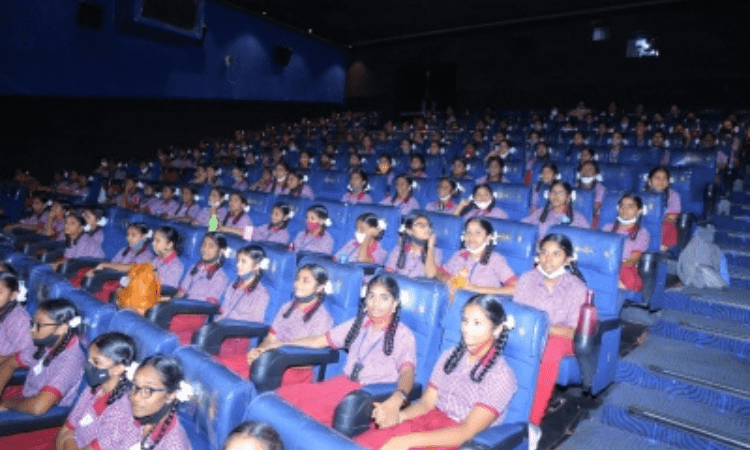 Free screening of ‘Gandhi’ begins in theatres across Telangana