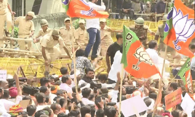 BJP holds big protest against Gehlot govt in Jaipur