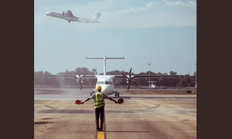 Myanmar plane attacked, 1 injured