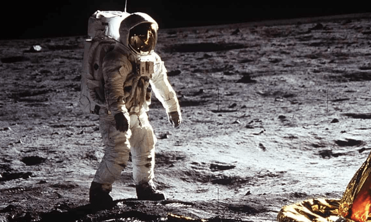 NASA picks Axiom Space to deliver spacesuits for astronauts’ moon walk