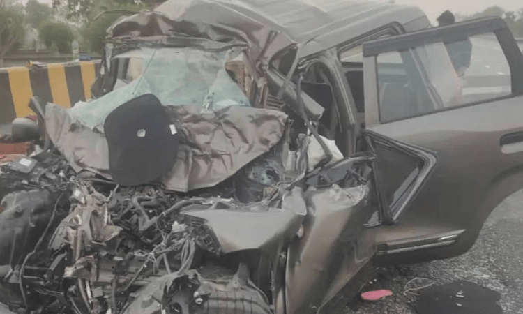 PM condoles loss of lives in Gujarat road accident