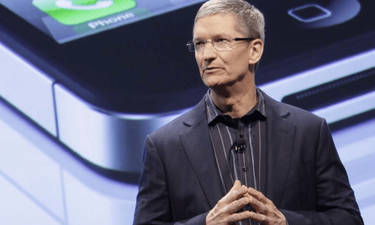 Tim Cook greets first iPhone 14 buyers at iconic NY store