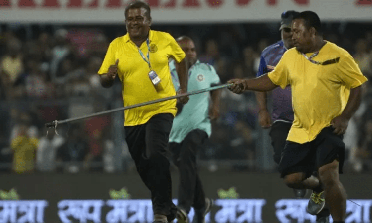 IND v SA: Snake on field, floodlight failure cause stoppages in second T20I at Guwahati