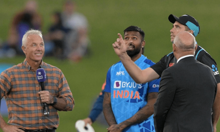 3rd T20I: New Zealand win toss, opt to bat against India