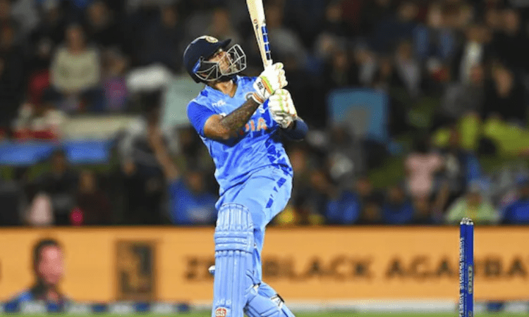Suryakumar is much like AB de Villiers at his best, says Shastri