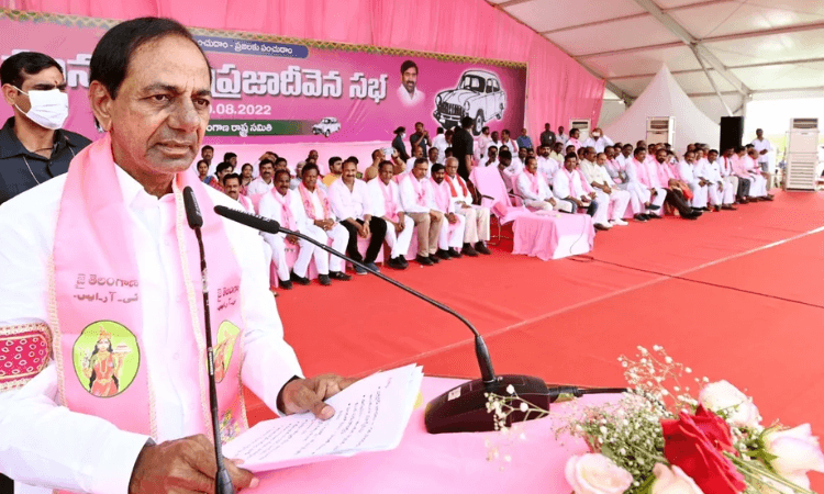 Telangana CM congratulates Nikhat Zareen, Sreeja for Arjuna awards