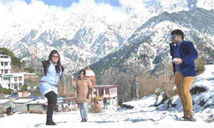 Highest-ever arrival of tourists in Himachal to ring in New Year