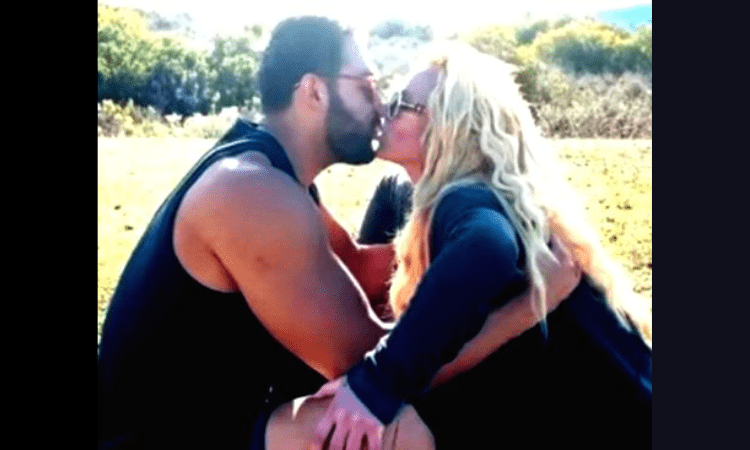 Sam Asghari posts Xmas pic with wife Britney, springing new conspiracy theory