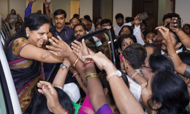 Summoned by CBI in liquor scam, Kavitha meets KCR